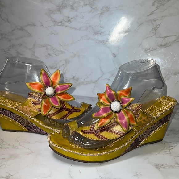 Splendid Lime Green Floral Wedges, Shada. Compliments Galore! Comfy & Fun sz 8.5 - Picture 1 of 11